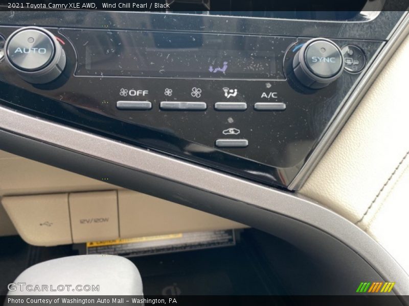 Wind Chill Pearl / Black 2021 Toyota Camry XLE AWD