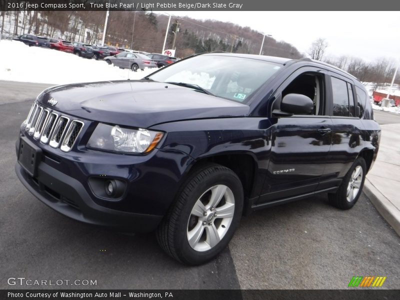 True Blue Pearl / Light Pebble Beige/Dark Slate Gray 2016 Jeep Compass Sport