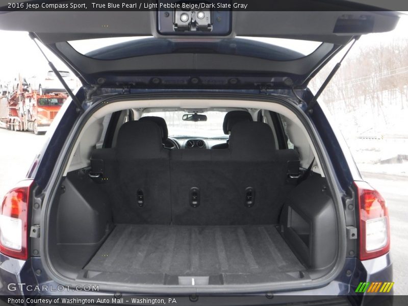 True Blue Pearl / Light Pebble Beige/Dark Slate Gray 2016 Jeep Compass Sport