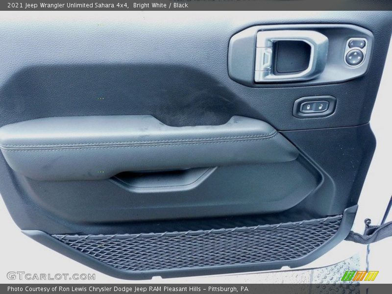 Bright White / Black 2021 Jeep Wrangler Unlimited Sahara 4x4