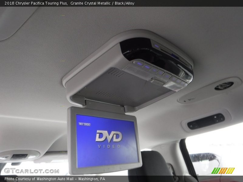 Granite Crystal Metallic / Black/Alloy 2018 Chrysler Pacifica Touring Plus