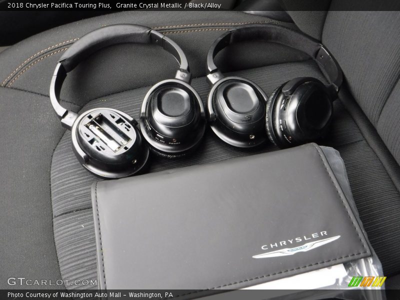 Granite Crystal Metallic / Black/Alloy 2018 Chrysler Pacifica Touring Plus