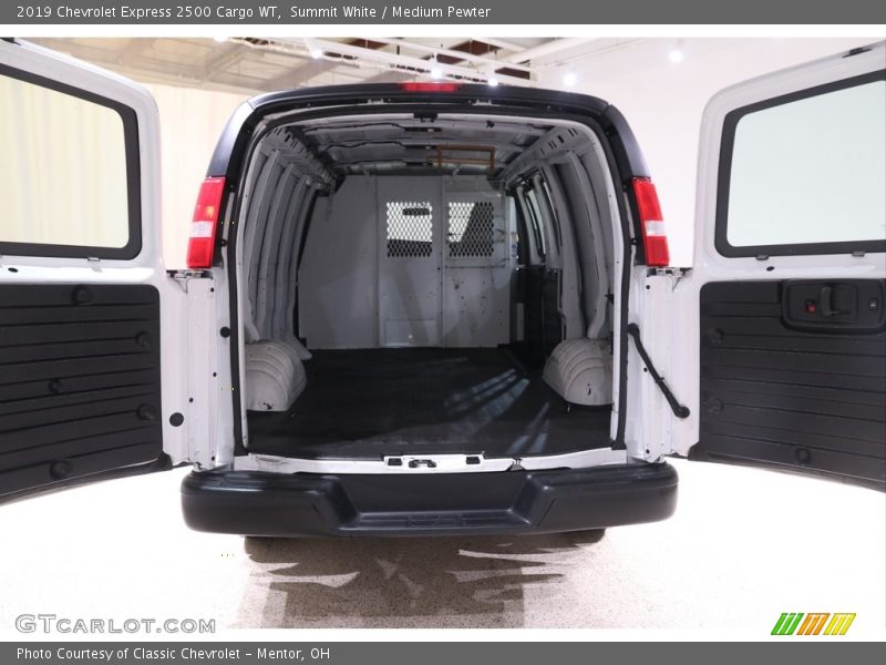 Summit White / Medium Pewter 2019 Chevrolet Express 2500 Cargo WT