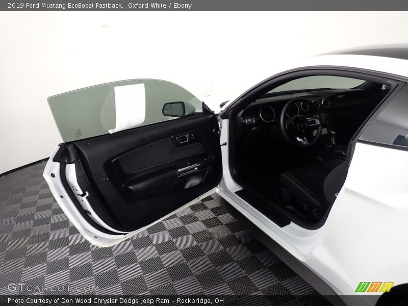 Oxford White / Ebony 2019 Ford Mustang EcoBoost Fastback