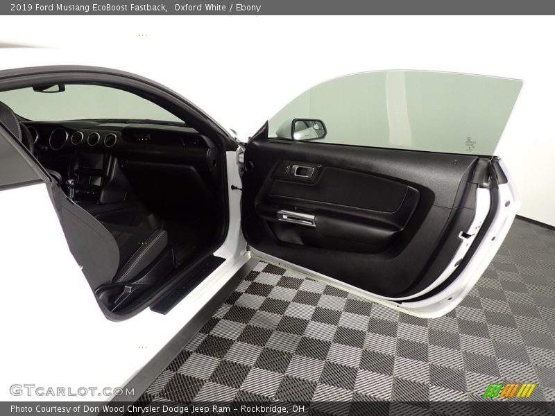Oxford White / Ebony 2019 Ford Mustang EcoBoost Fastback