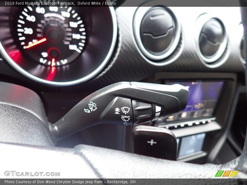 Oxford White / Ebony 2019 Ford Mustang EcoBoost Fastback