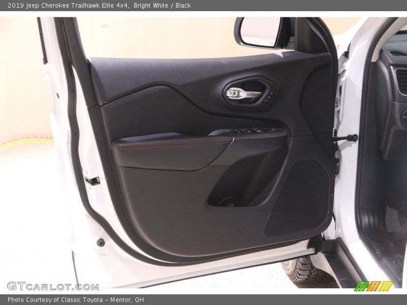 Door Panel of 2019 Cherokee Trailhawk Elite 4x4