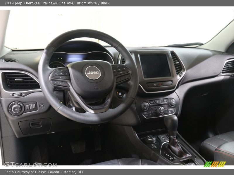 Bright White / Black 2019 Jeep Cherokee Trailhawk Elite 4x4