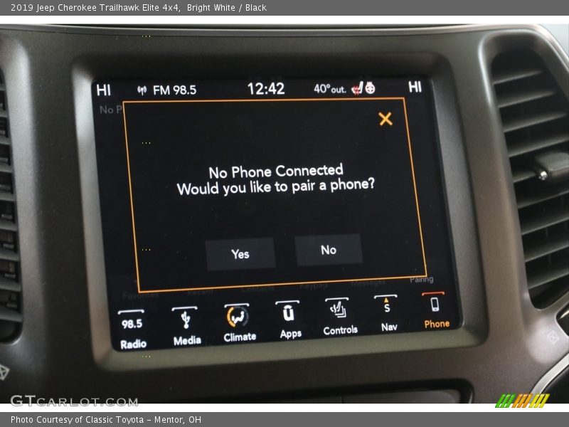 Bright White / Black 2019 Jeep Cherokee Trailhawk Elite 4x4