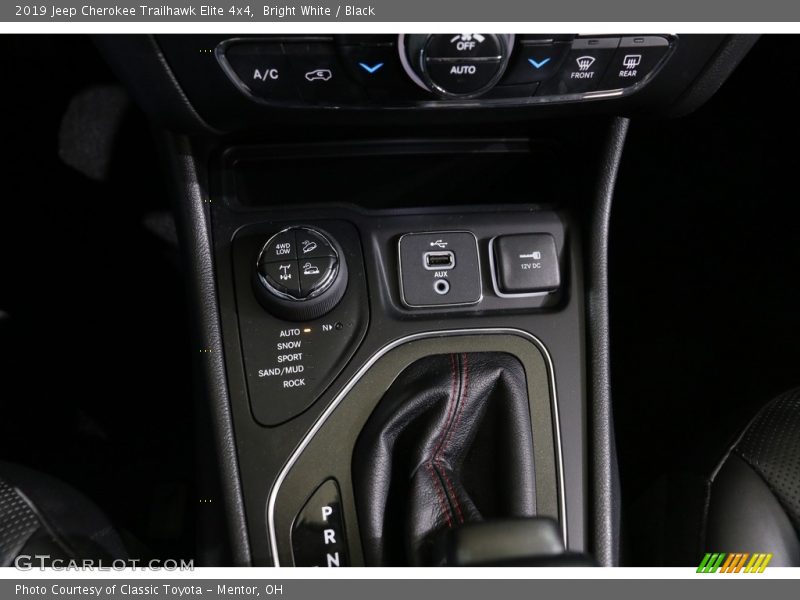 Bright White / Black 2019 Jeep Cherokee Trailhawk Elite 4x4