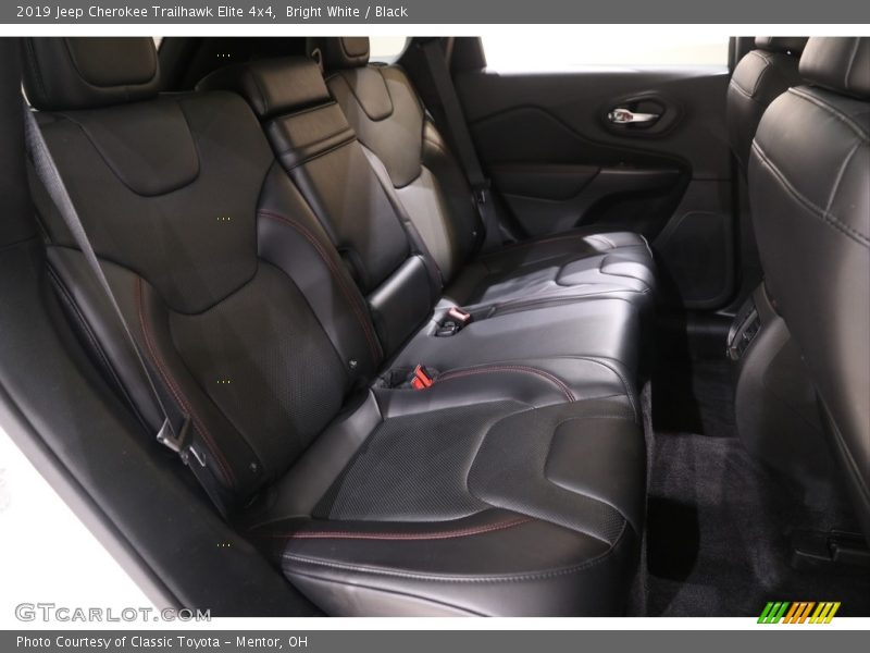 Bright White / Black 2019 Jeep Cherokee Trailhawk Elite 4x4