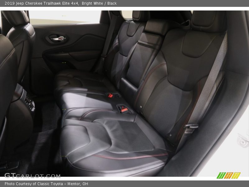 Bright White / Black 2019 Jeep Cherokee Trailhawk Elite 4x4