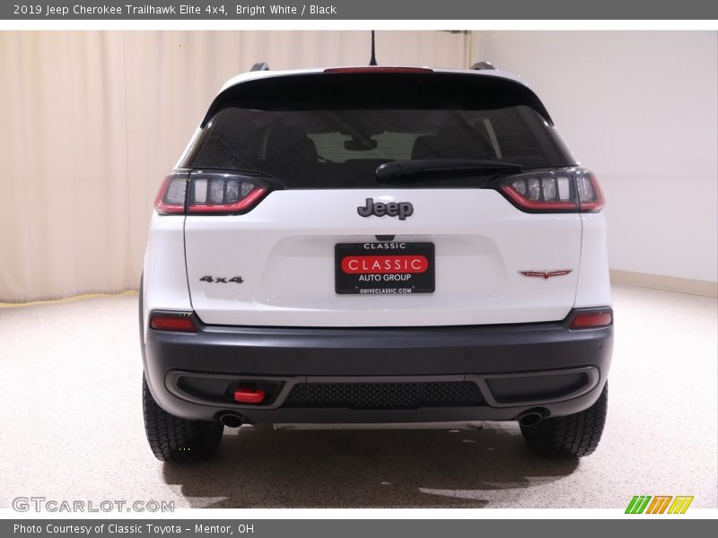 Bright White / Black 2019 Jeep Cherokee Trailhawk Elite 4x4