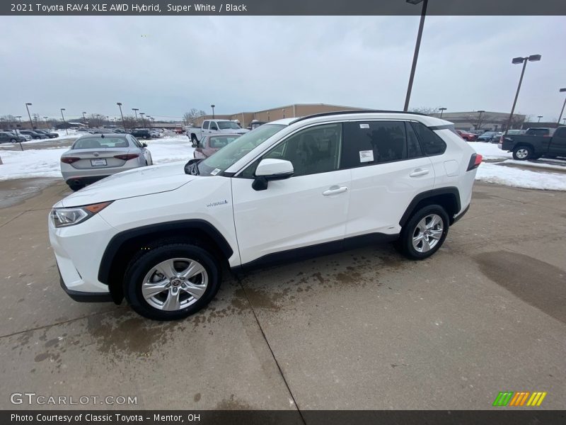 Super White / Black 2021 Toyota RAV4 XLE AWD Hybrid