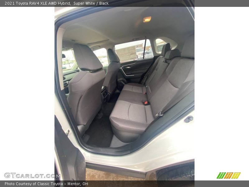 Super White / Black 2021 Toyota RAV4 XLE AWD Hybrid