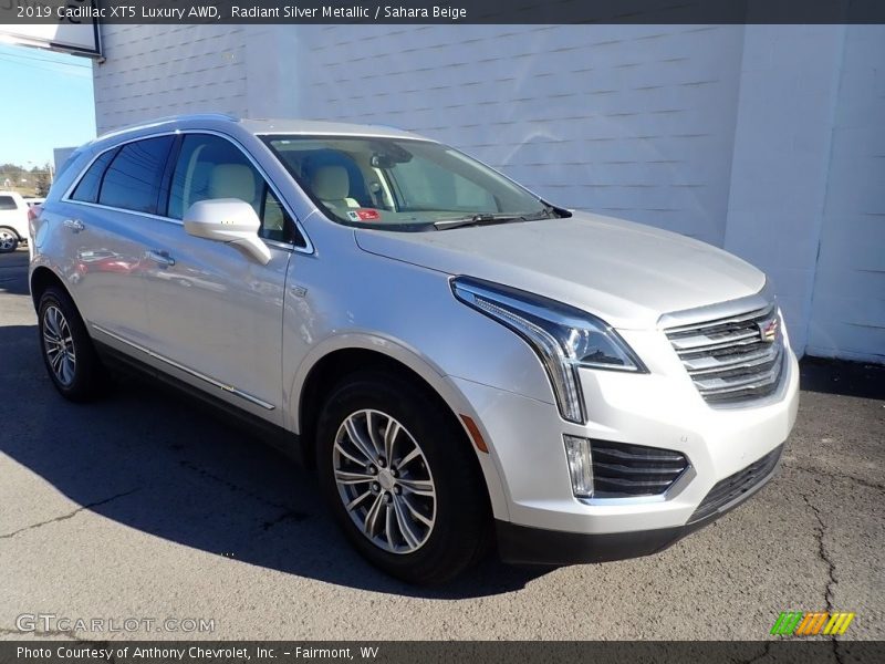 Radiant Silver Metallic / Sahara Beige 2019 Cadillac XT5 Luxury AWD