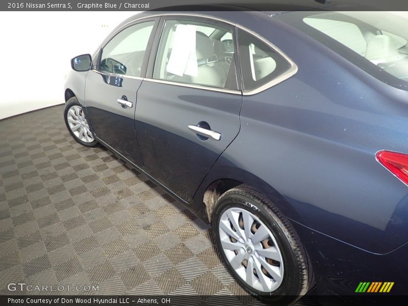 Graphite Blue / Charcoal 2016 Nissan Sentra S