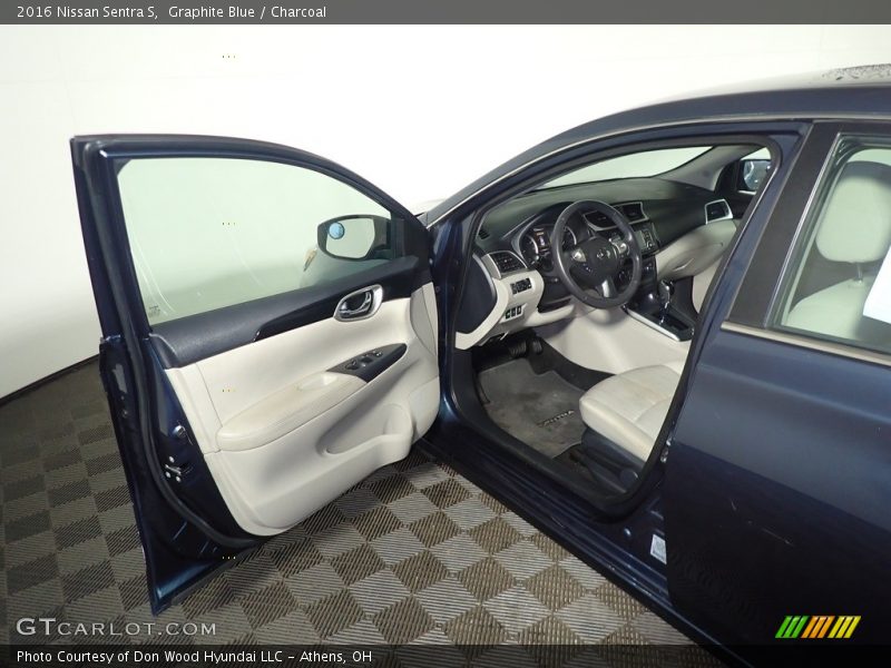 Graphite Blue / Charcoal 2016 Nissan Sentra S
