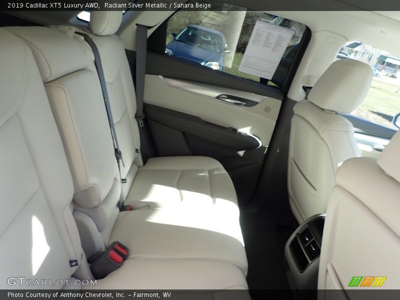 Radiant Silver Metallic / Sahara Beige 2019 Cadillac XT5 Luxury AWD