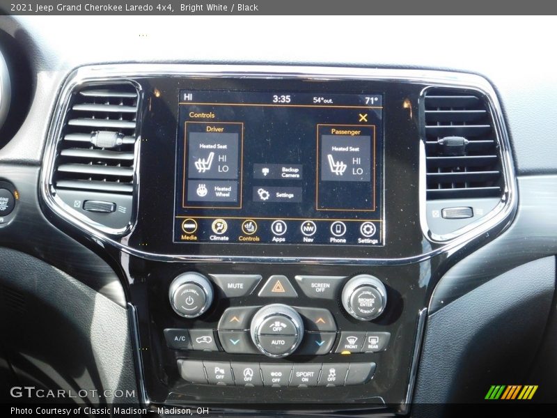 Bright White / Black 2021 Jeep Grand Cherokee Laredo 4x4