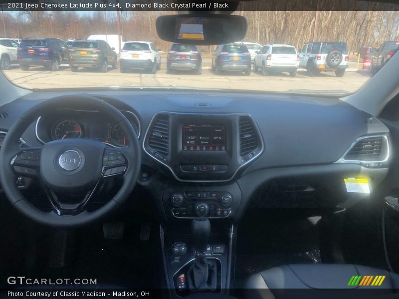 Diamond Black Crystal Pearl / Black 2021 Jeep Cherokee Latitude Plus 4x4