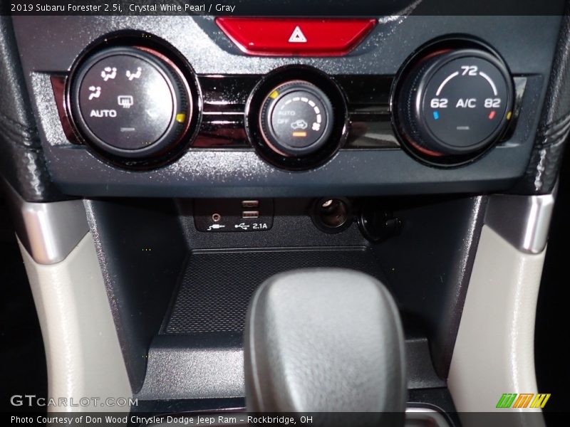Crystal White Pearl / Gray 2019 Subaru Forester 2.5i