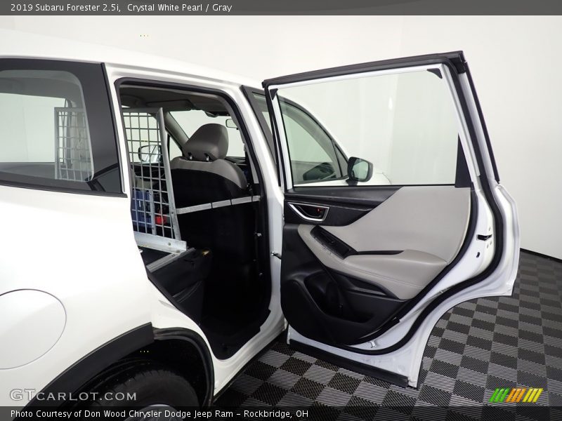 Crystal White Pearl / Gray 2019 Subaru Forester 2.5i