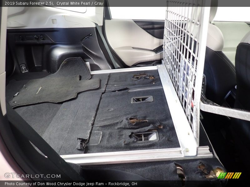 Crystal White Pearl / Gray 2019 Subaru Forester 2.5i