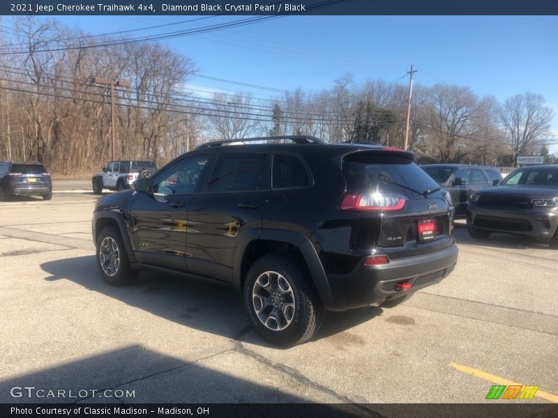 Diamond Black Crystal Pearl / Black 2021 Jeep Cherokee Traihawk 4x4