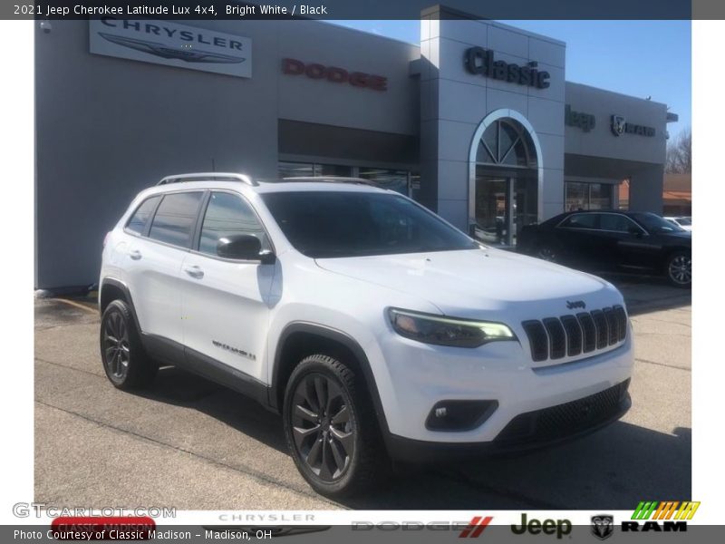 Bright White / Black 2021 Jeep Cherokee Latitude Lux 4x4