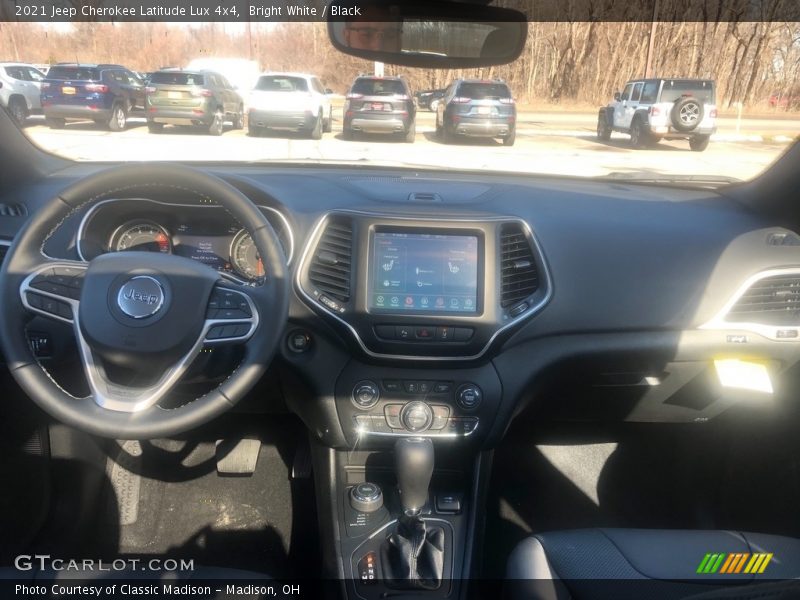 Bright White / Black 2021 Jeep Cherokee Latitude Lux 4x4