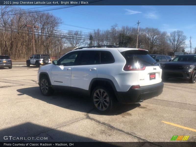 Bright White / Black 2021 Jeep Cherokee Latitude Lux 4x4