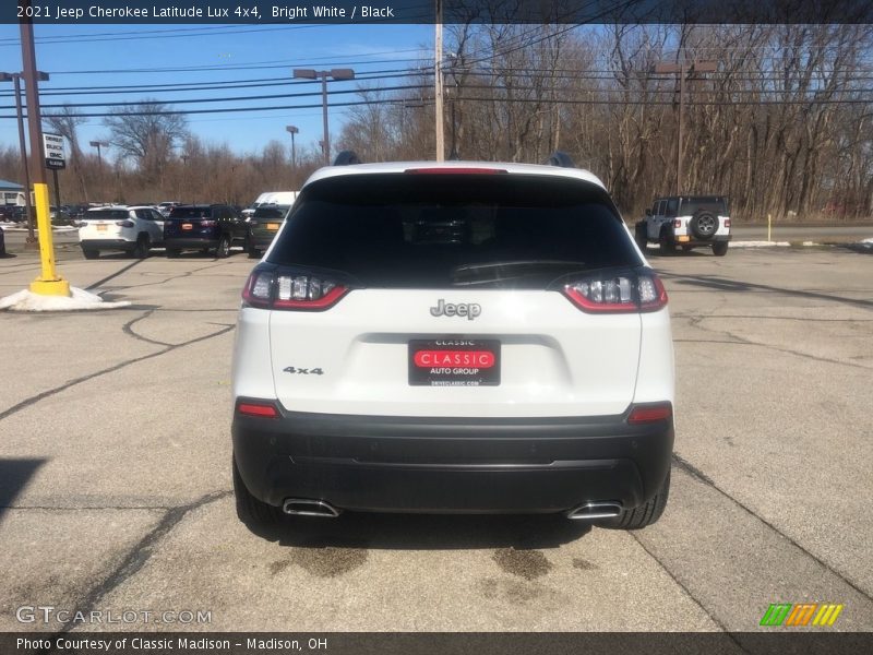 Bright White / Black 2021 Jeep Cherokee Latitude Lux 4x4