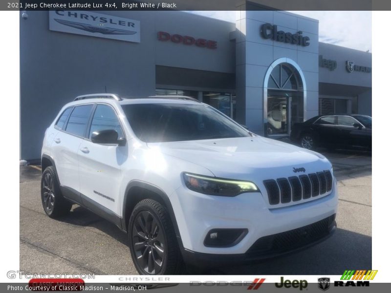 Bright White / Black 2021 Jeep Cherokee Latitude Lux 4x4