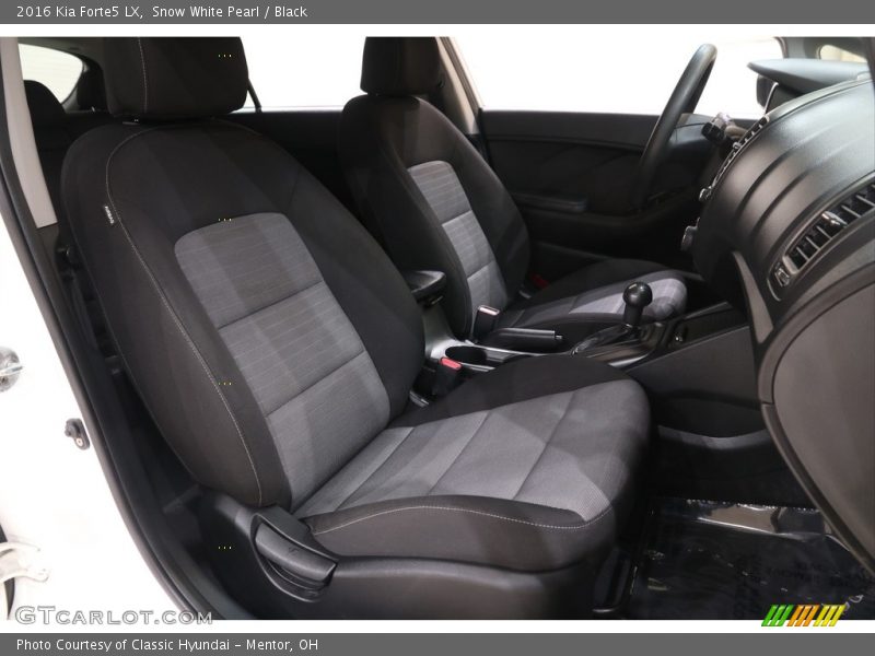 Front Seat of 2016 Forte5 LX