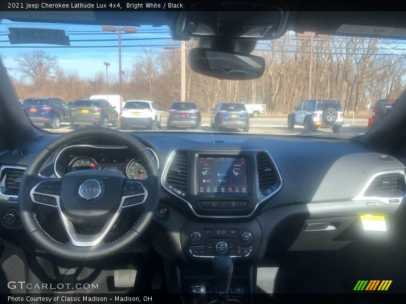 Bright White / Black 2021 Jeep Cherokee Latitude Lux 4x4