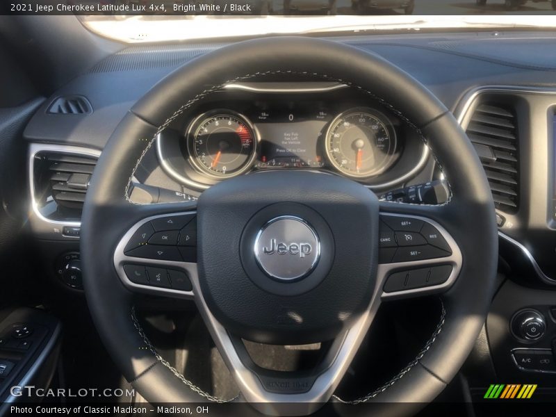 Bright White / Black 2021 Jeep Cherokee Latitude Lux 4x4