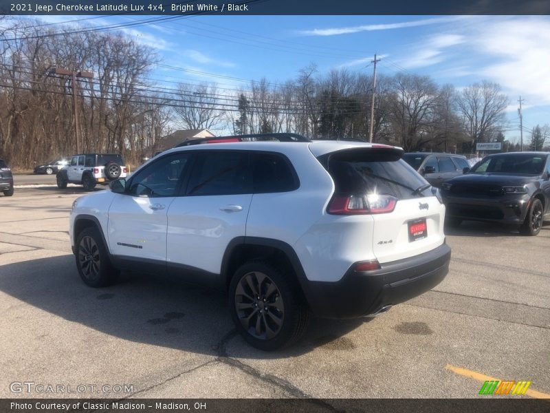 Bright White / Black 2021 Jeep Cherokee Latitude Lux 4x4
