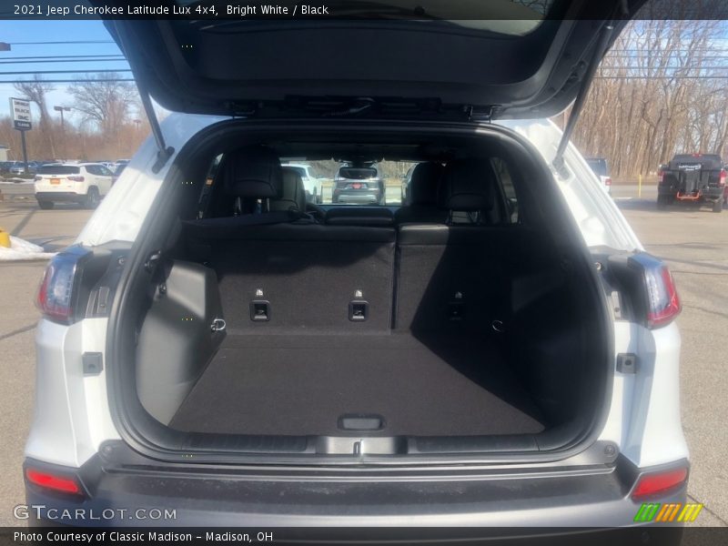 Bright White / Black 2021 Jeep Cherokee Latitude Lux 4x4