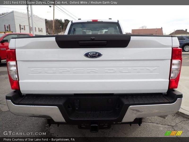 Oxford White / Medium Earth Gray 2021 Ford F250 Super Duty XL Crew Cab 4x4