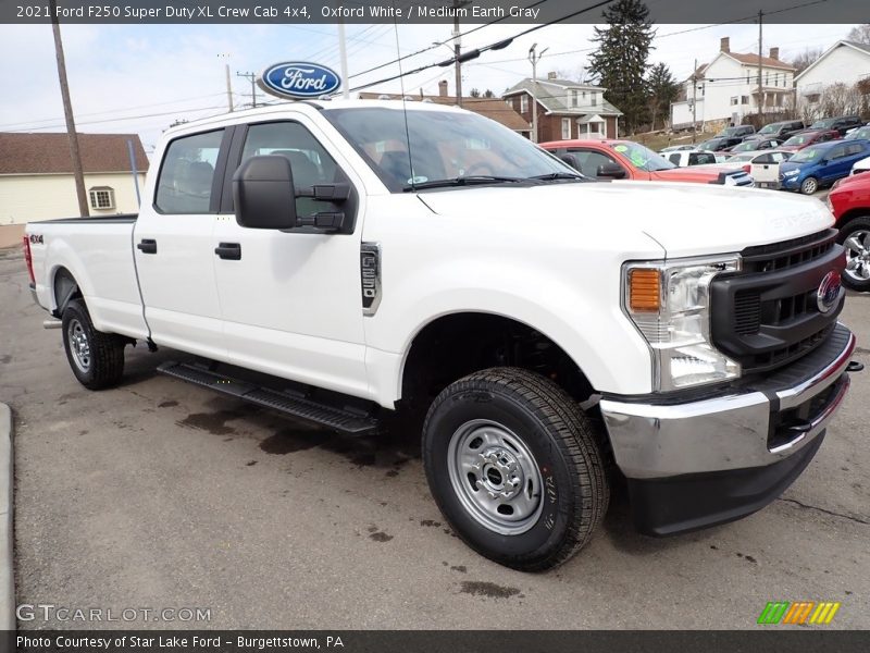 Oxford White / Medium Earth Gray 2021 Ford F250 Super Duty XL Crew Cab 4x4