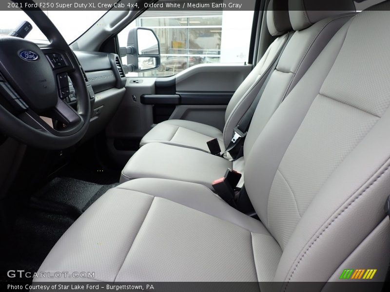 Oxford White / Medium Earth Gray 2021 Ford F250 Super Duty XL Crew Cab 4x4