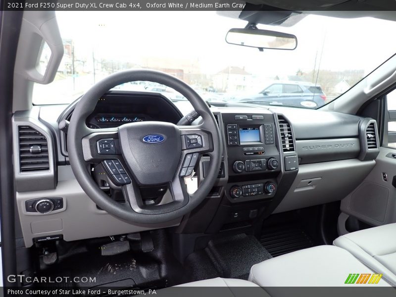 Oxford White / Medium Earth Gray 2021 Ford F250 Super Duty XL Crew Cab 4x4