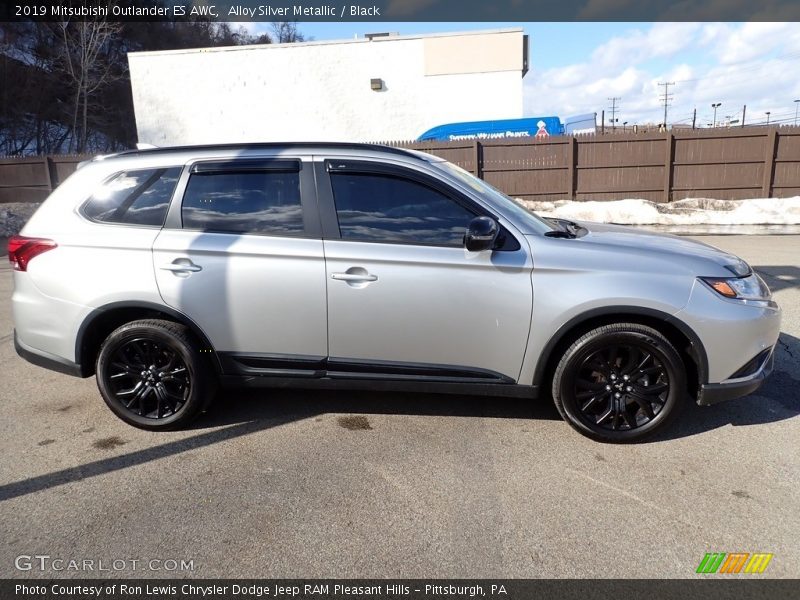 Alloy Silver Metallic / Black 2019 Mitsubishi Outlander ES AWC