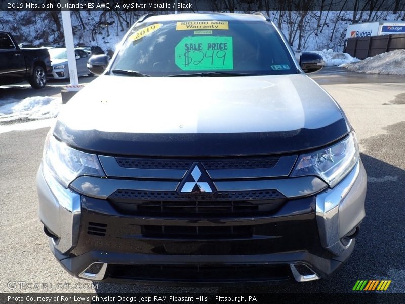 Alloy Silver Metallic / Black 2019 Mitsubishi Outlander ES AWC