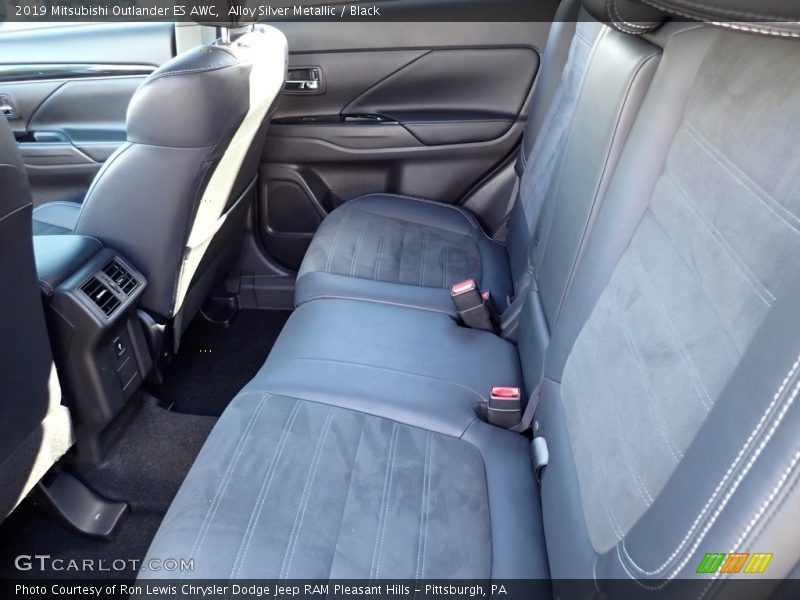Alloy Silver Metallic / Black 2019 Mitsubishi Outlander ES AWC