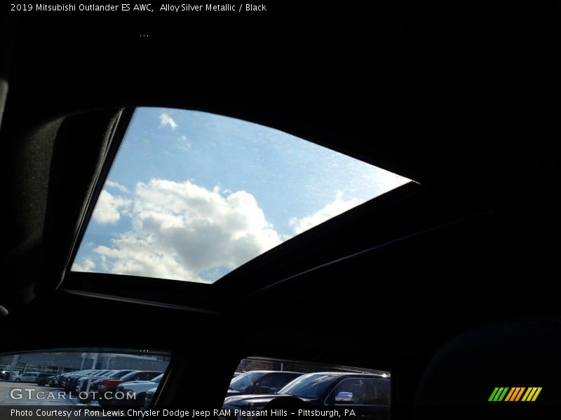 Alloy Silver Metallic / Black 2019 Mitsubishi Outlander ES AWC