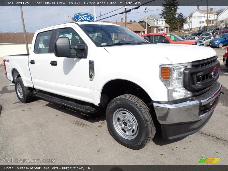 Oxford White / Medium Earth Gray 2021 Ford F250 Super Duty XL Crew Cab 4x4