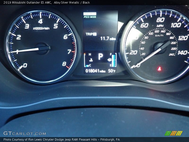 Alloy Silver Metallic / Black 2019 Mitsubishi Outlander ES AWC
