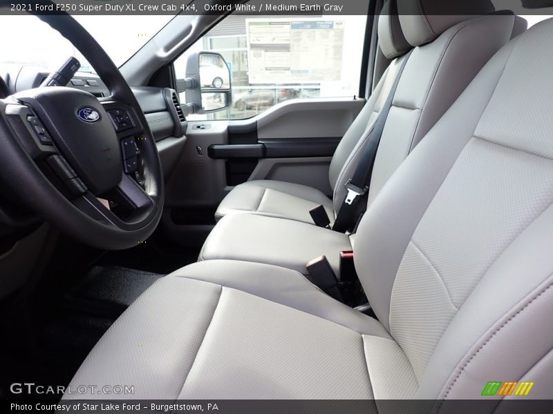 Oxford White / Medium Earth Gray 2021 Ford F250 Super Duty XL Crew Cab 4x4